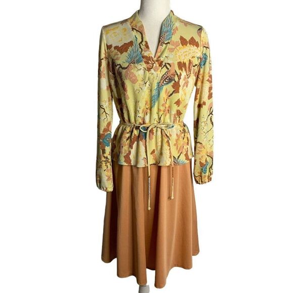 Vintage 80s Accordian Pleated Peplum Dress M Yellow Birds V Neck Tie - Picture 1 of 8